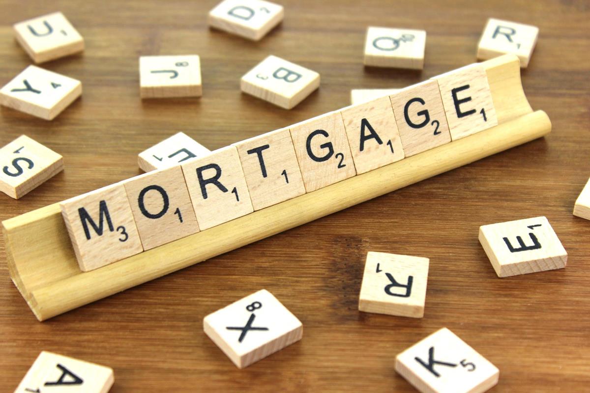 Navigating Mortgage Choices: Fixed-Rate vs. Adjustable-Rate Mortgages