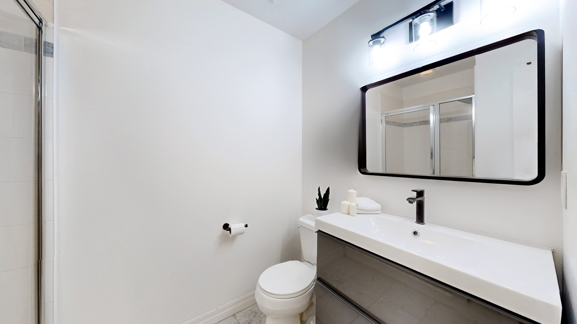 2411-16 Yonge Street Washroom 2