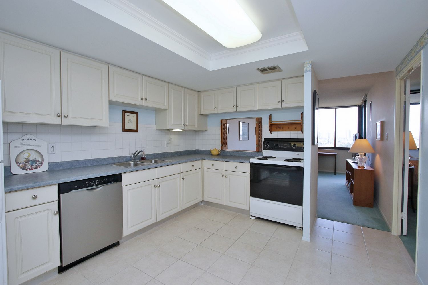 Kitchen at 901-2350 Bridletowne Circle