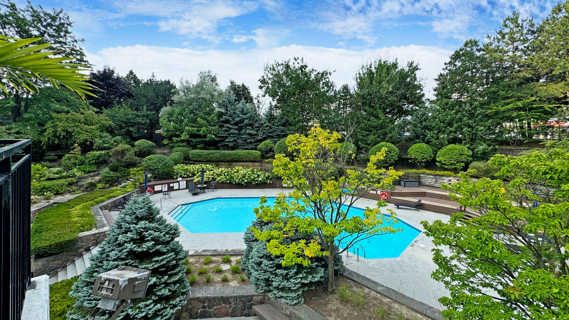 1706-2350 Bridletowne Circle outdoor pool